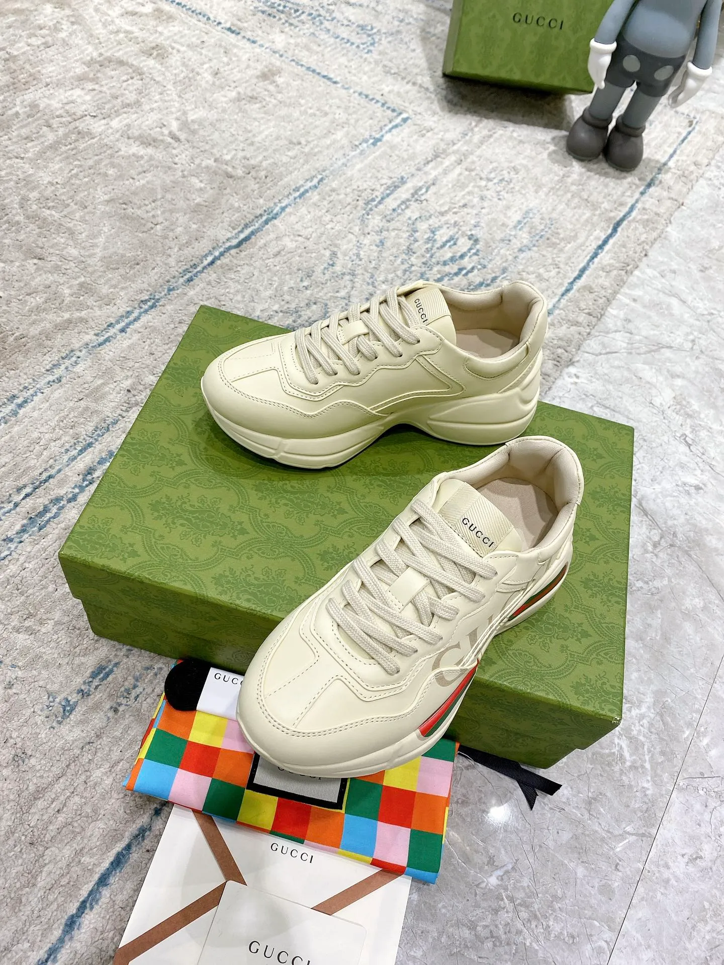 👟👟Ex-factory price 480👟👟 🔘GUCCI Gucci dad shoes 🇮🇹Top version🇮🇹🔜Purchase level The original disassembly took more than 3 months to develop 1:1, the version has been upgraded again, the chip, packaging, imported cowhide, and fully made with a computer car. Couple 👫 style 🔜Versatile in all seasons🔜 Fashion 🔜 Personality 🔜 Differentiation 🔵More than 20 layouts in the series, welcome to inquire for pictures Outsole: The latest original development T👟👟Ex-factory price U vacuum Upper: Imported cowhide🐮 Lining: Original A mixed sheepskin🐏 Foot: Original A grade mixed sheepskin 💯Full set of packaging Medium and low belt LOGO code number: women's code 35-40 Men's size 38-45 (38 45 customized